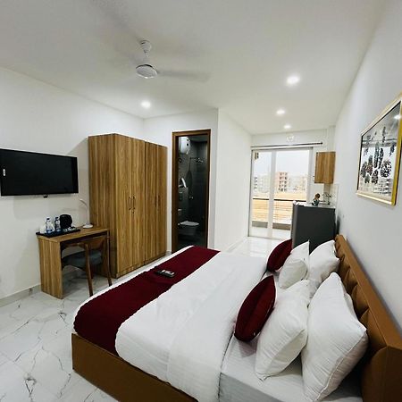 The Lodgers Studio Apartment Infront Of Artemis Hospital Gurugram Gurgáon Exteriér fotografie