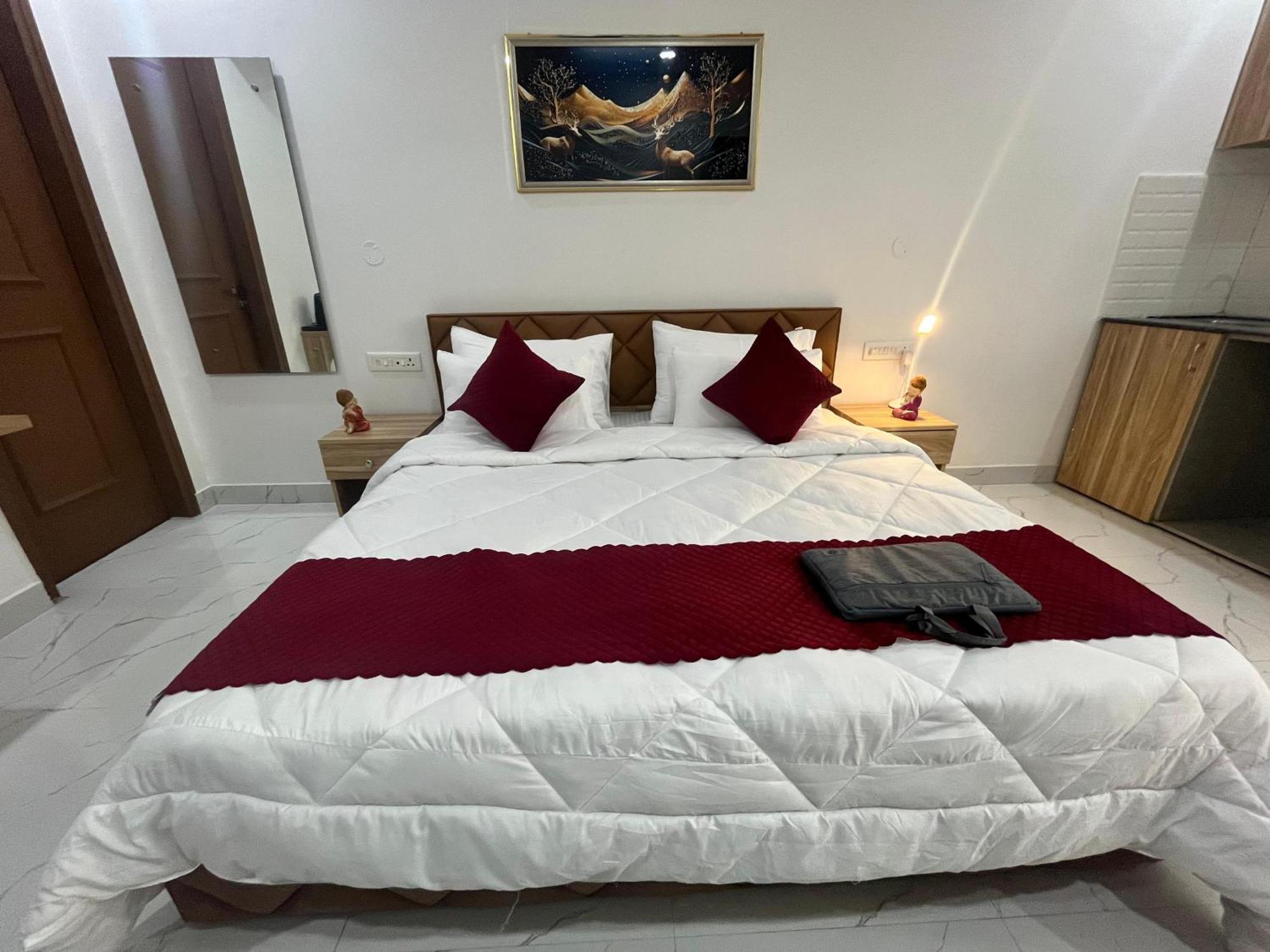 The Lodgers Studio Apartment Infront Of Artemis Hospital Gurugram Gurgáon Exteriér fotografie