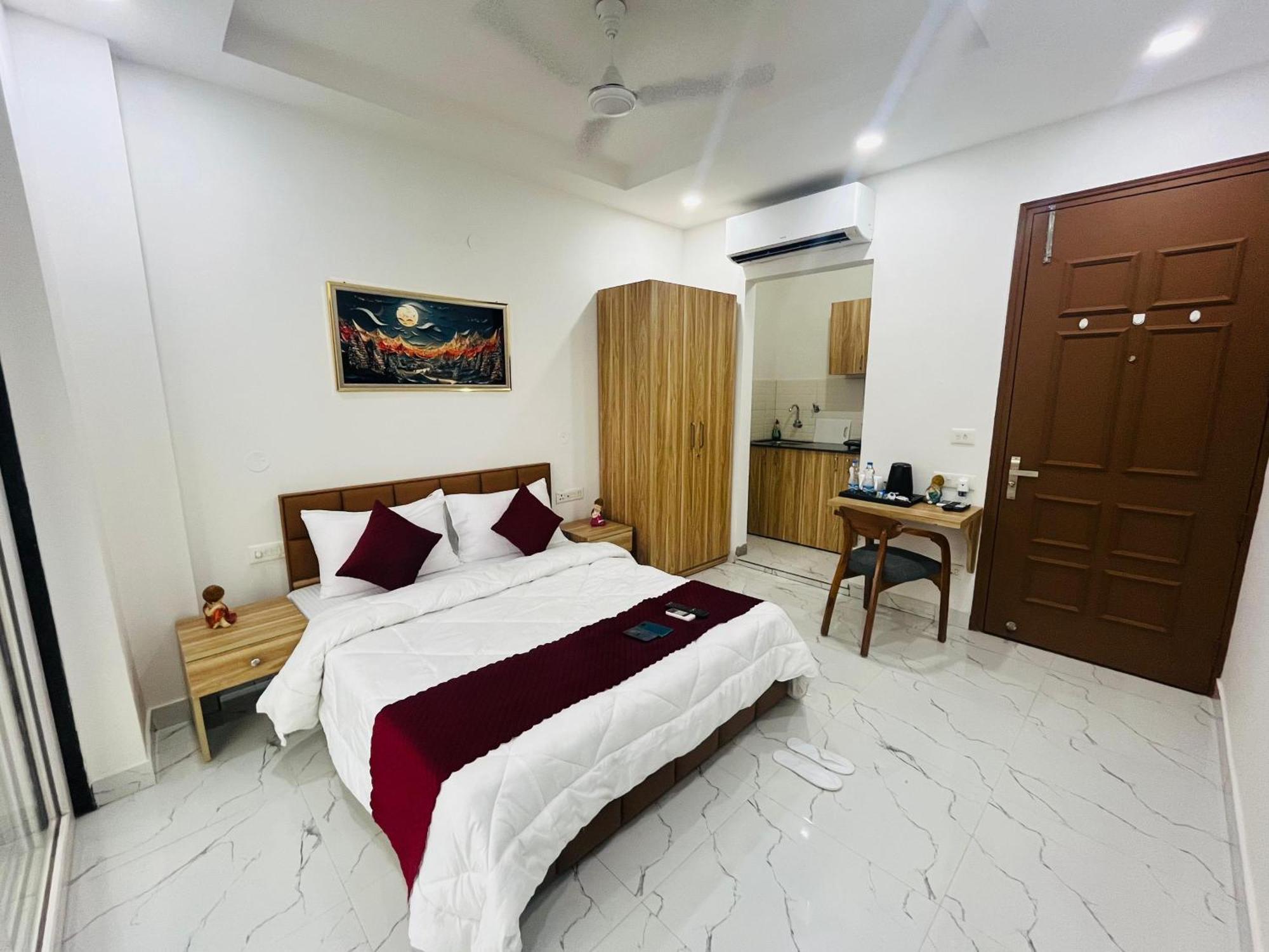 The Lodgers Studio Apartment Infront Of Artemis Hospital Gurugram Gurgáon Exteriér fotografie