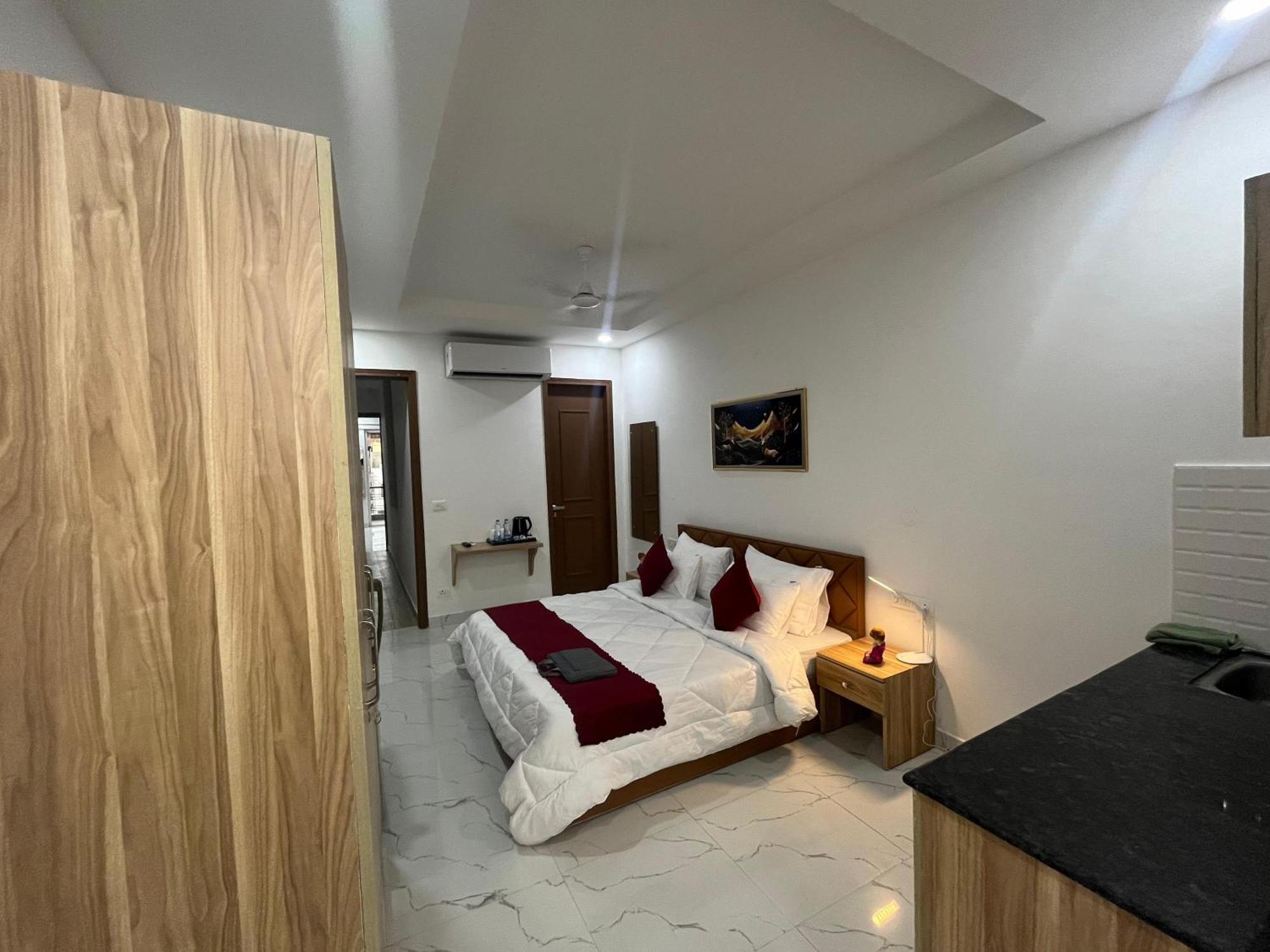 The Lodgers Studio Apartment Infront Of Artemis Hospital Gurugram Gurgáon Exteriér fotografie