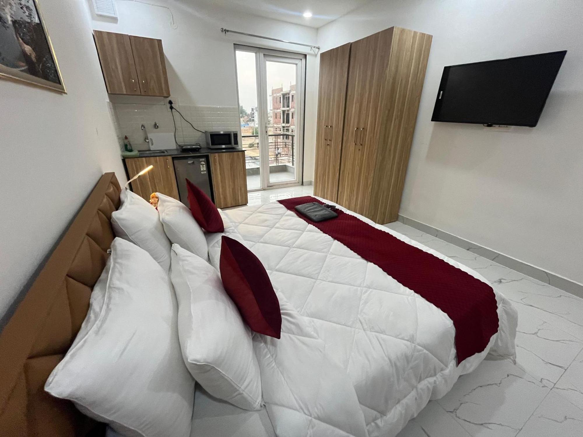 The Lodgers Studio Apartment Infront Of Artemis Hospital Gurugram Gurgáon Exteriér fotografie