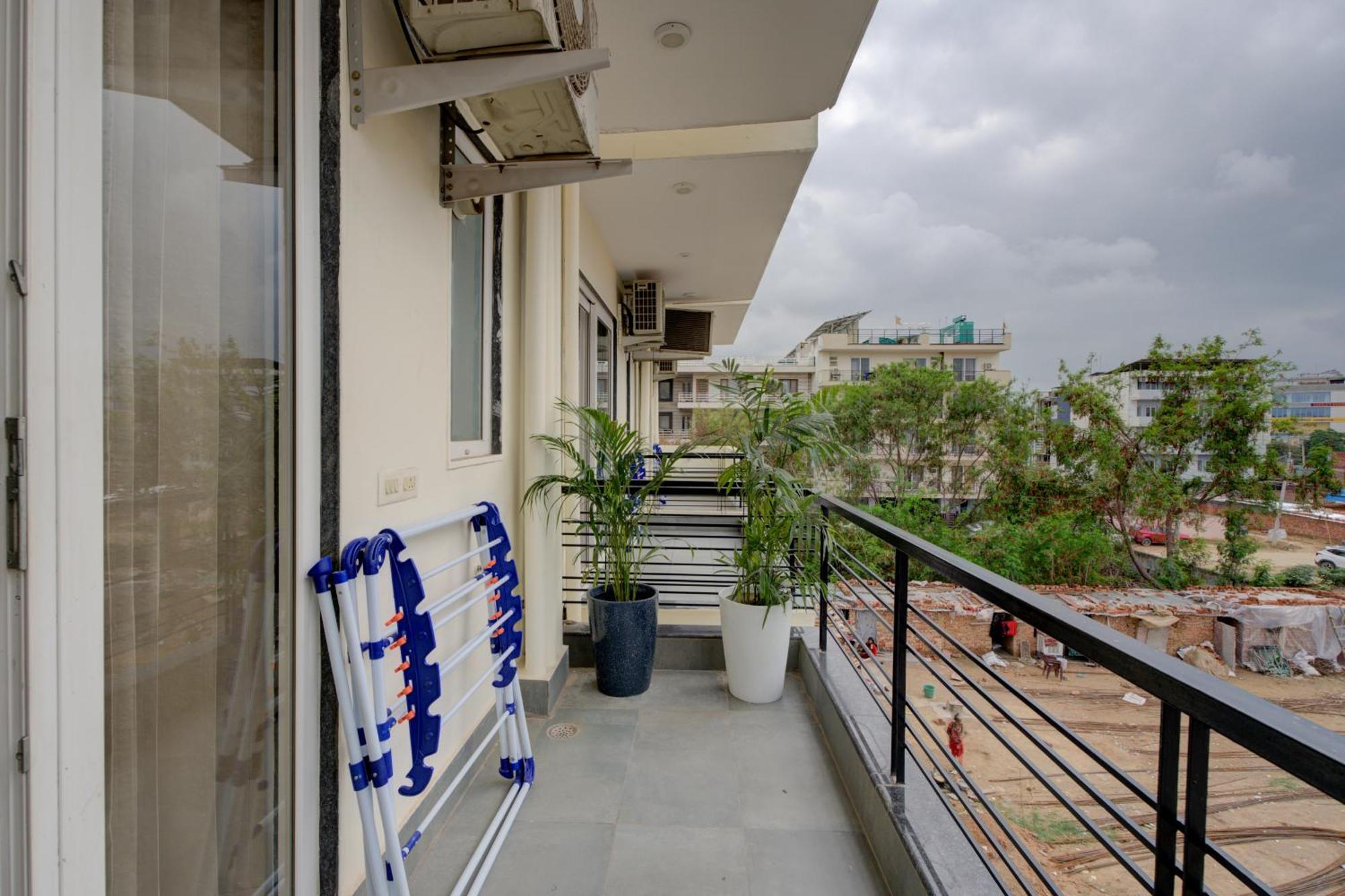 The Lodgers Studio Apartment Infront Of Artemis Hospital Gurugram Gurgáon Exteriér fotografie