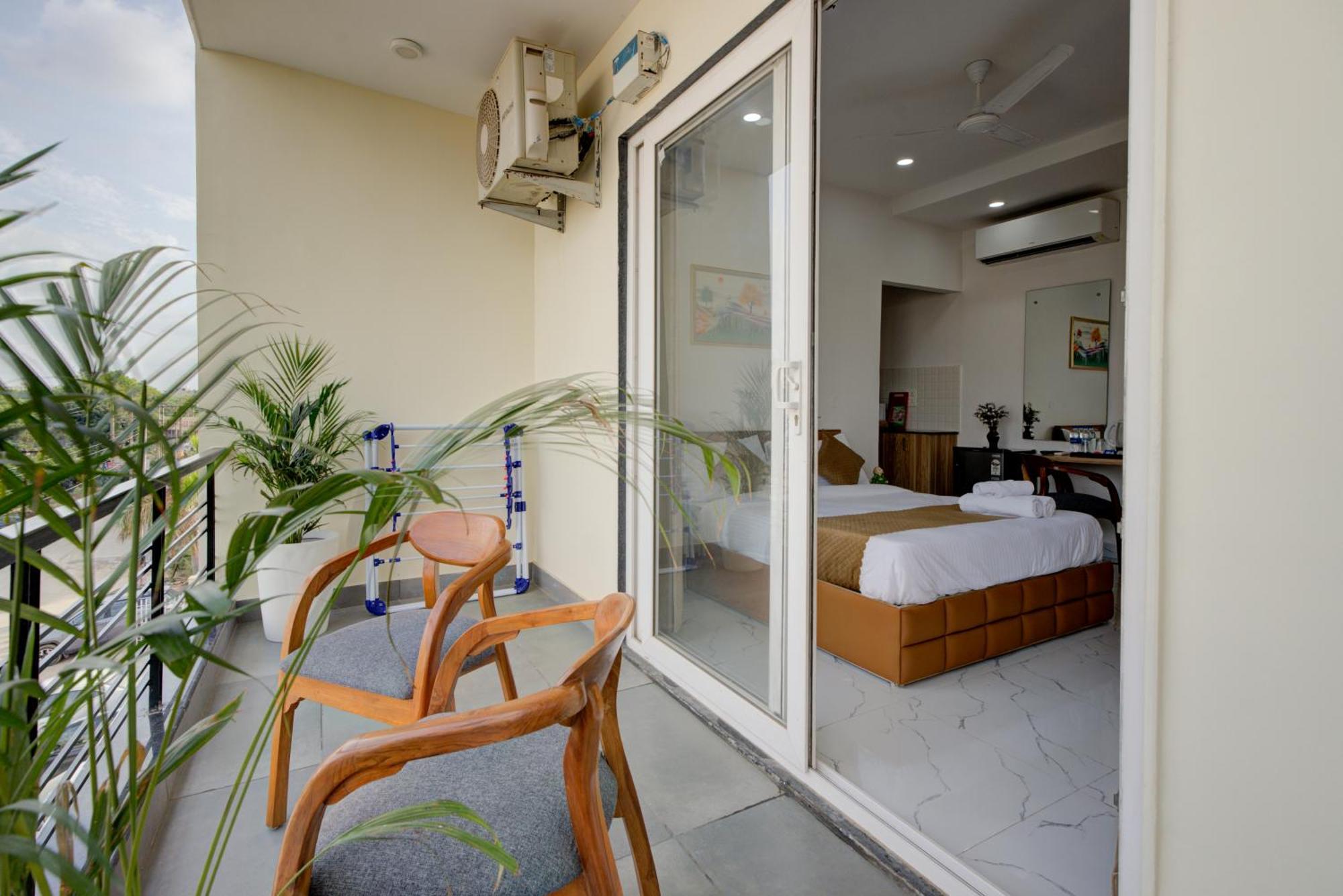 The Lodgers Studio Apartment Infront Of Artemis Hospital Gurugram Gurgáon Exteriér fotografie