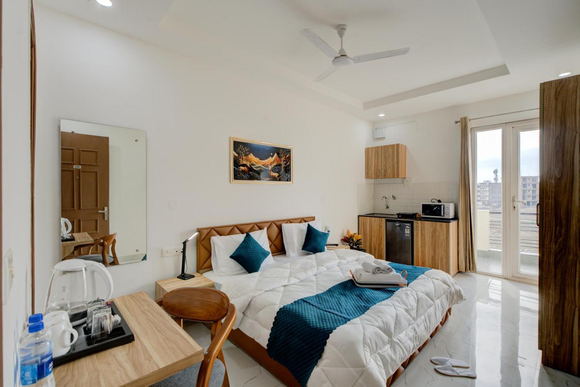 The Lodgers Studio Apartment Infront Of Artemis Hospital Gurugram Gurgáon Exteriér fotografie