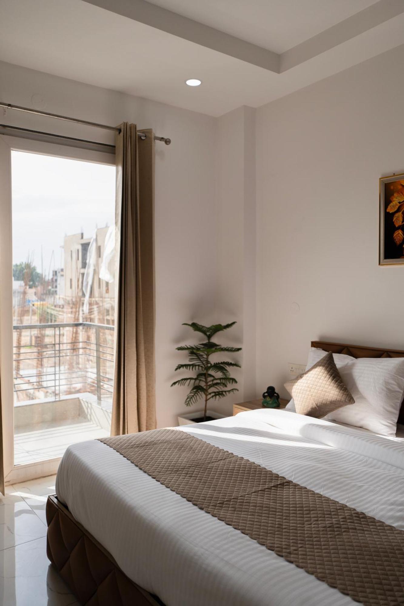 The Lodgers Studio Apartment Infront Of Artemis Hospital Gurugram Gurgáon Exteriér fotografie