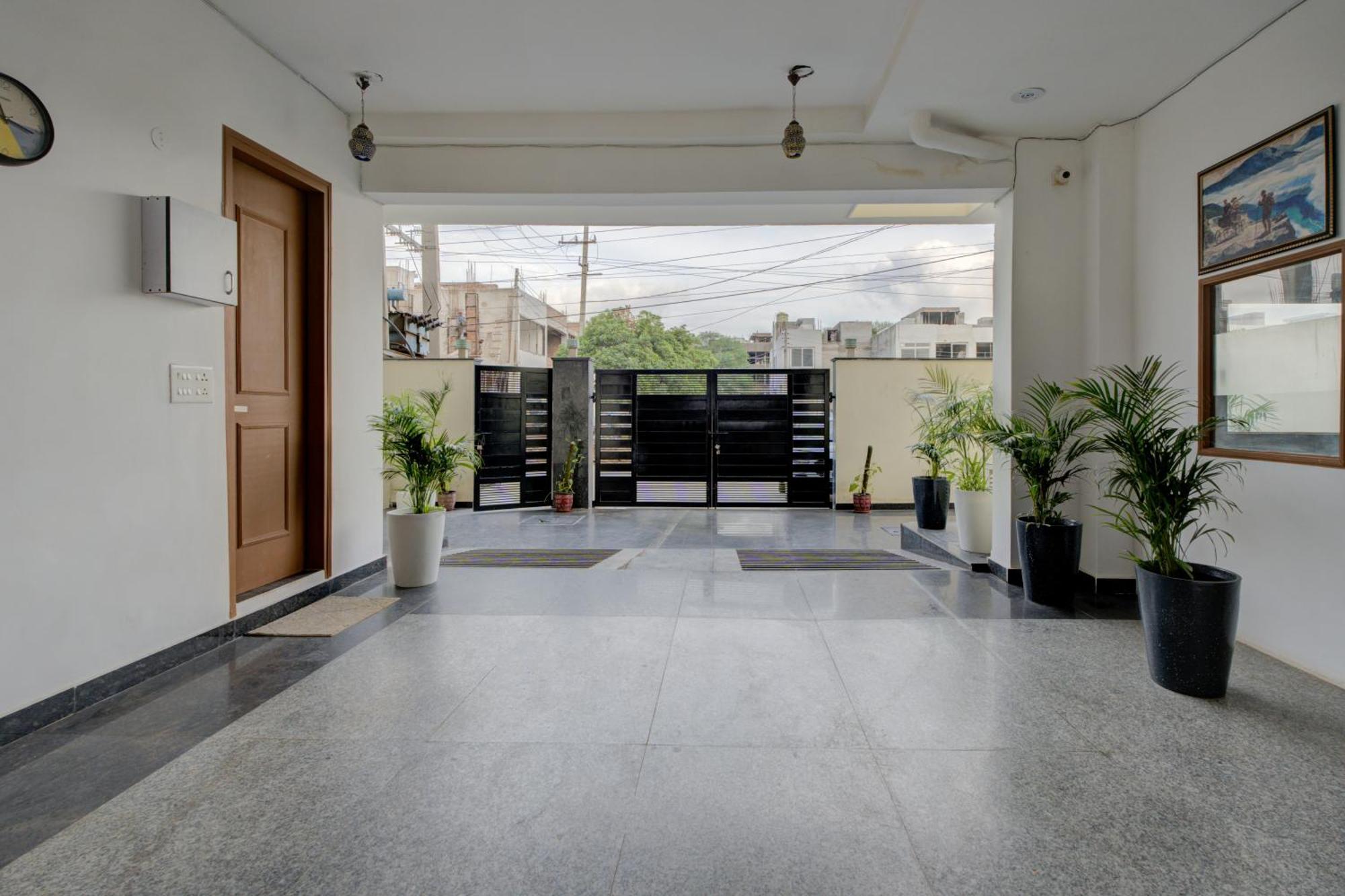 The Lodgers Studio Apartment Infront Of Artemis Hospital Gurugram Gurgáon Exteriér fotografie