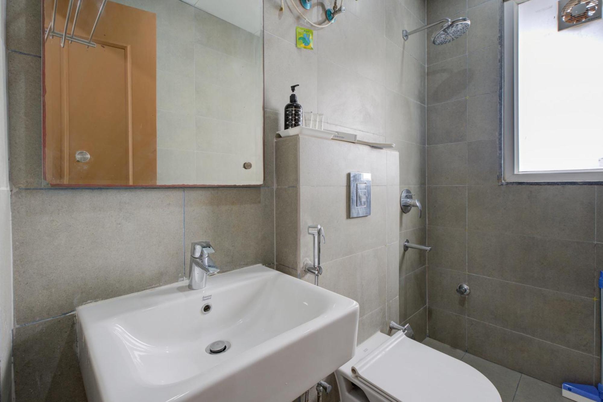 The Lodgers Studio Apartment Infront Of Artemis Hospital Gurugram Gurgáon Exteriér fotografie
